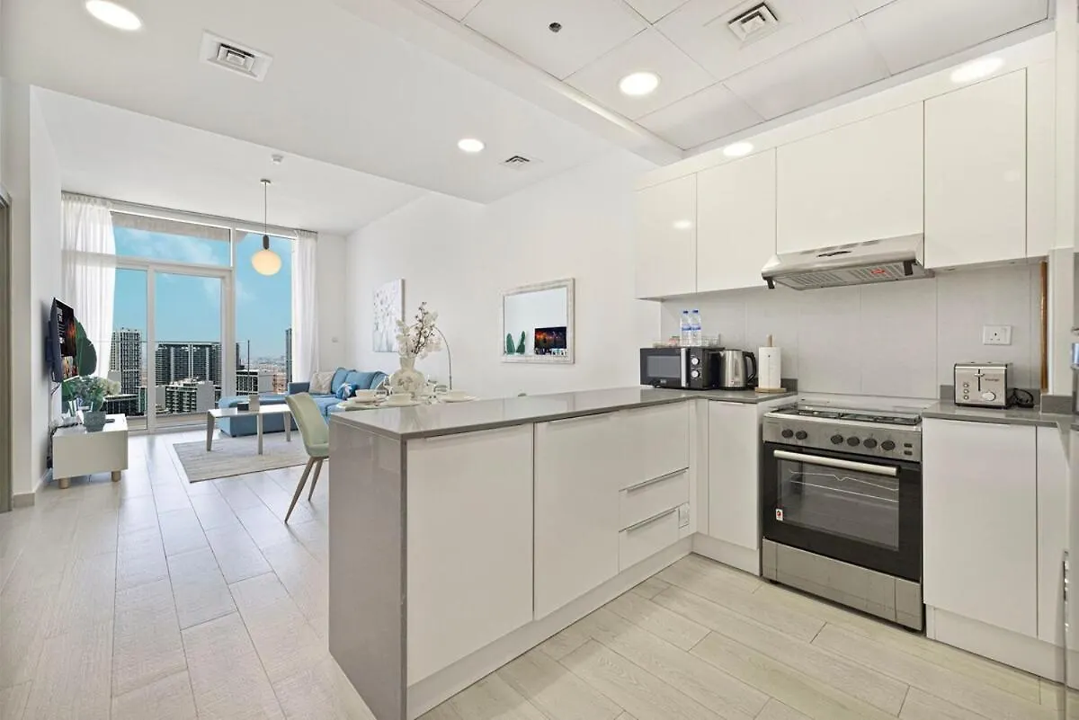 Luxury One-Bedroom Apartment In Bloom Heights Dubai 0*,